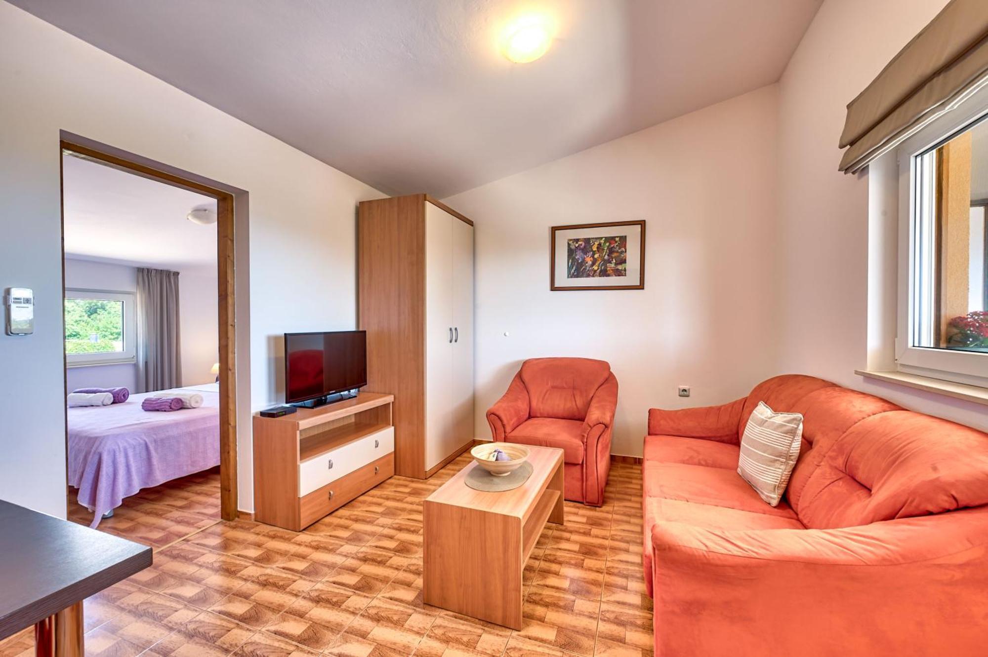 Teuta Apartments - A Beach And A Sea View Peroj Exterior photo
