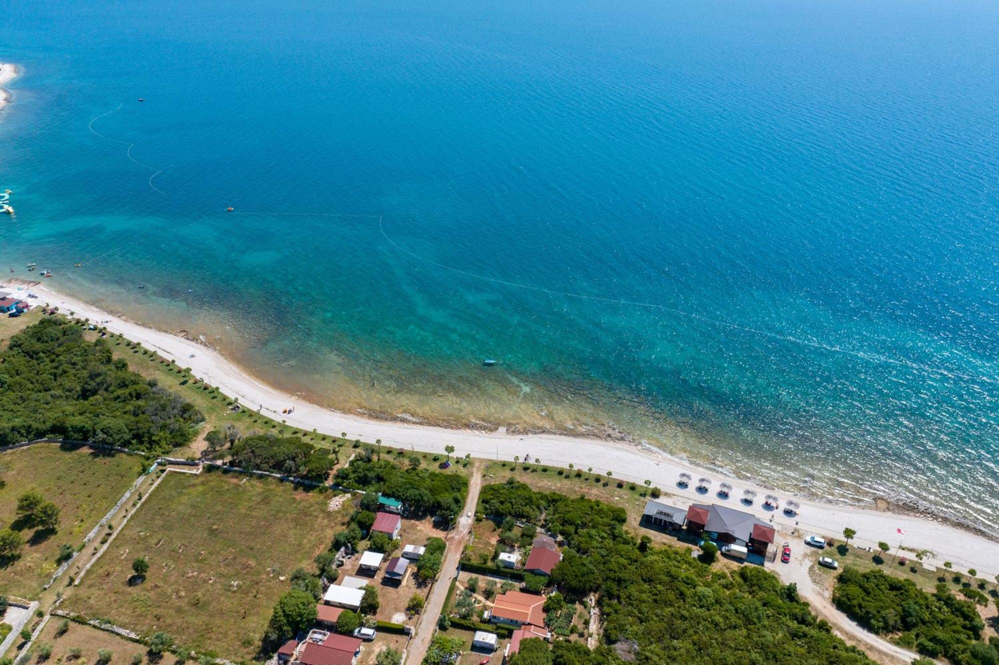 Teuta Apartments - A Beach And A Sea View Peroj Exterior photo