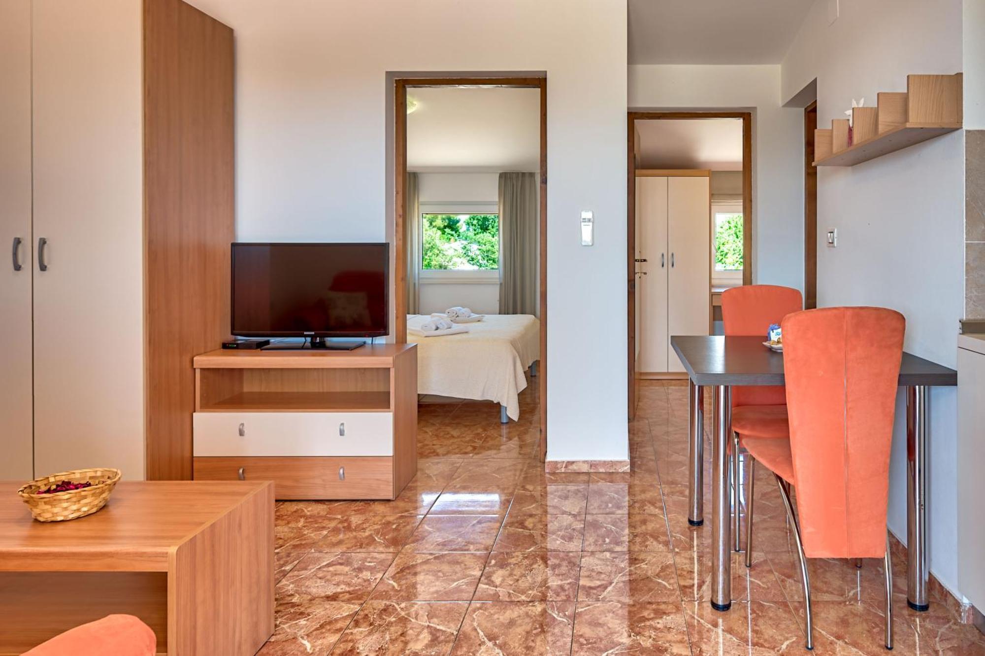 Teuta Apartments - A Beach And A Sea View Peroj Exterior photo