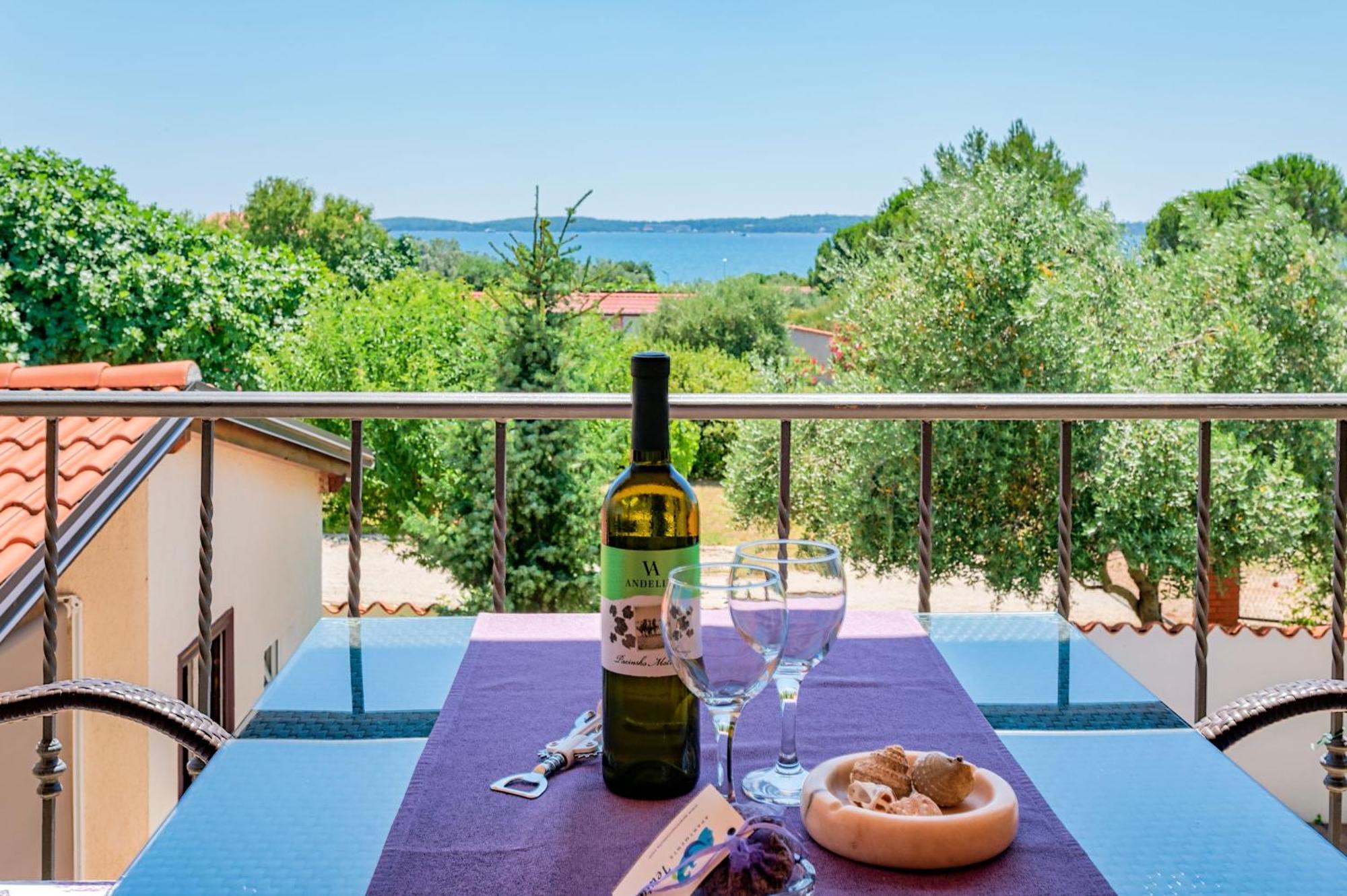 Teuta Apartments - A Beach And A Sea View Peroj Exterior photo