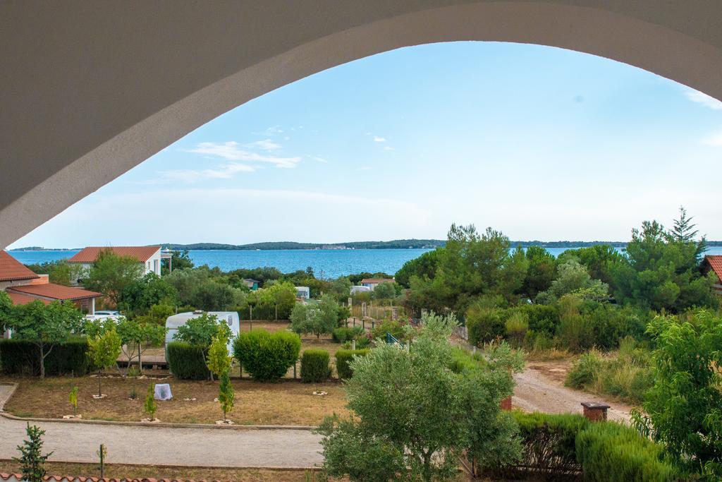 Teuta Apartments - A Beach And A Sea View Peroj Exterior photo